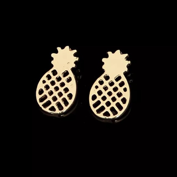 Jewelry - Pineapple gold hollow stud earrings NEW